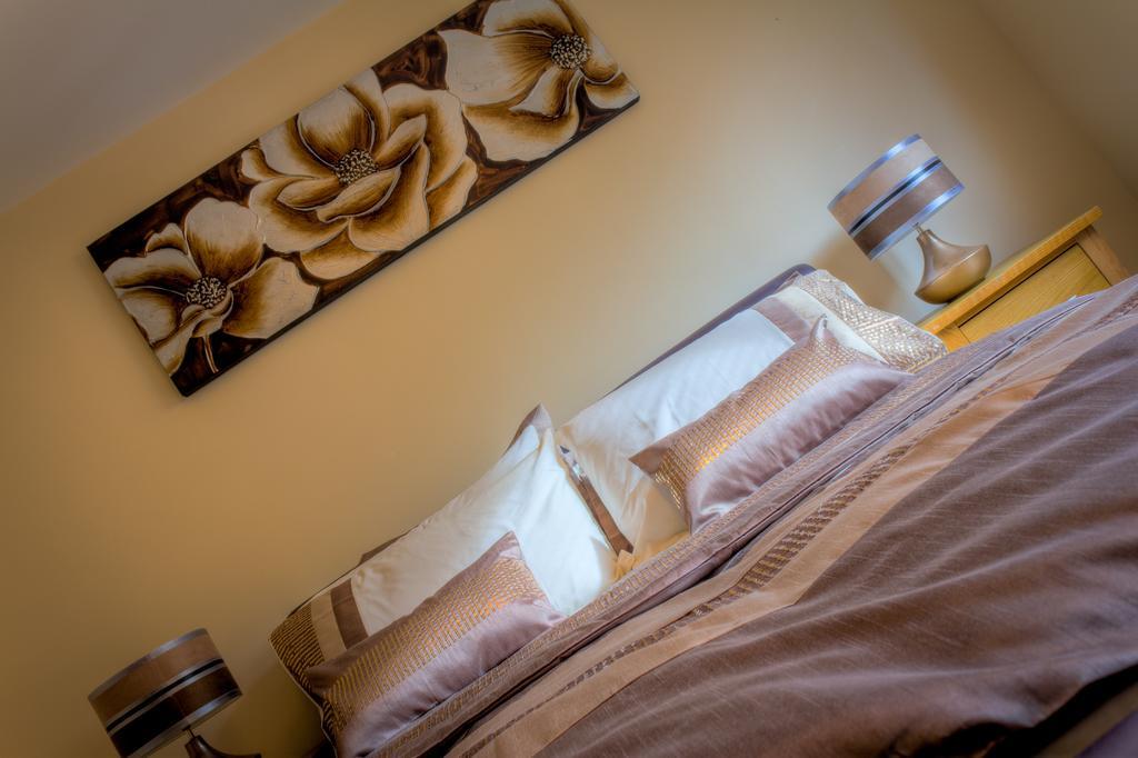 The Lindley Suite - Simple2Let Serviced Apartments Huddersfield Exterior foto
