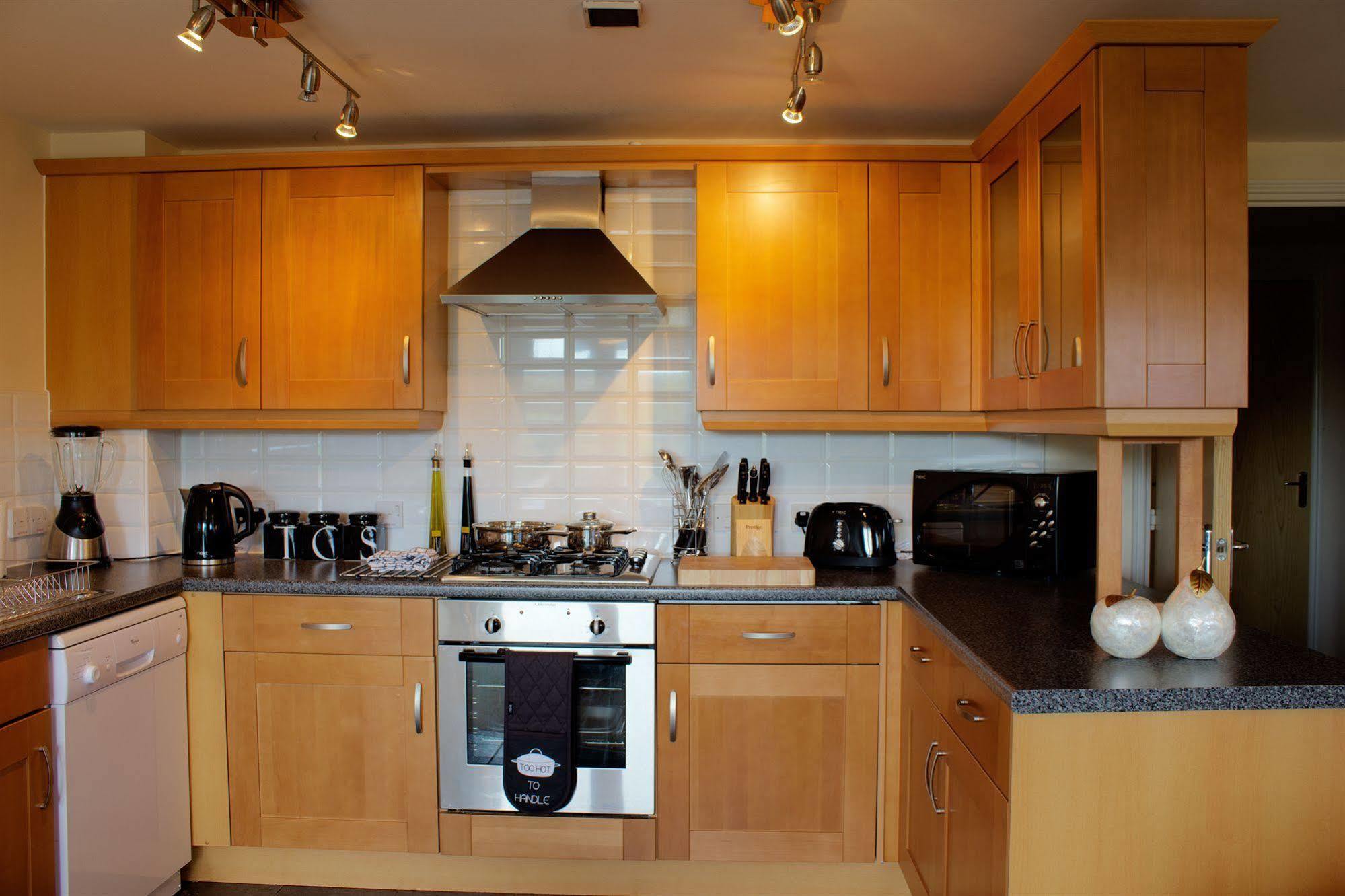 The Lindley Suite - Simple2Let Serviced Apartments Huddersfield Exterior foto